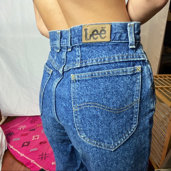 Vintage LEE dark wash mom jeans - Picture 2 of 4